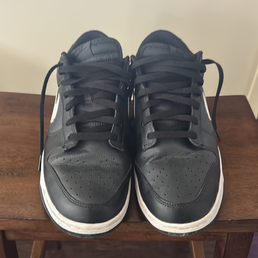 Nike Reverse Panda Dunks - Picture 2 of 5